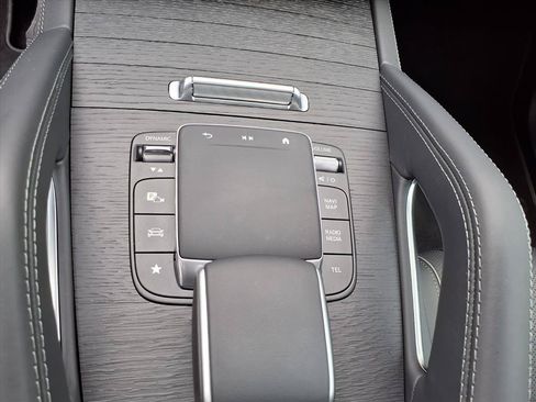 Used 2024 Mercedes-Benz GLE 450 4MATIC image 19