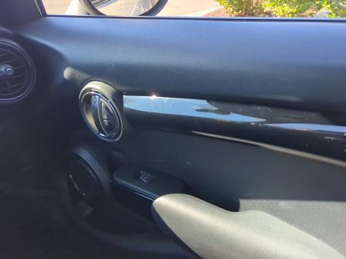 Used 2017 MINI Cooper S image 31