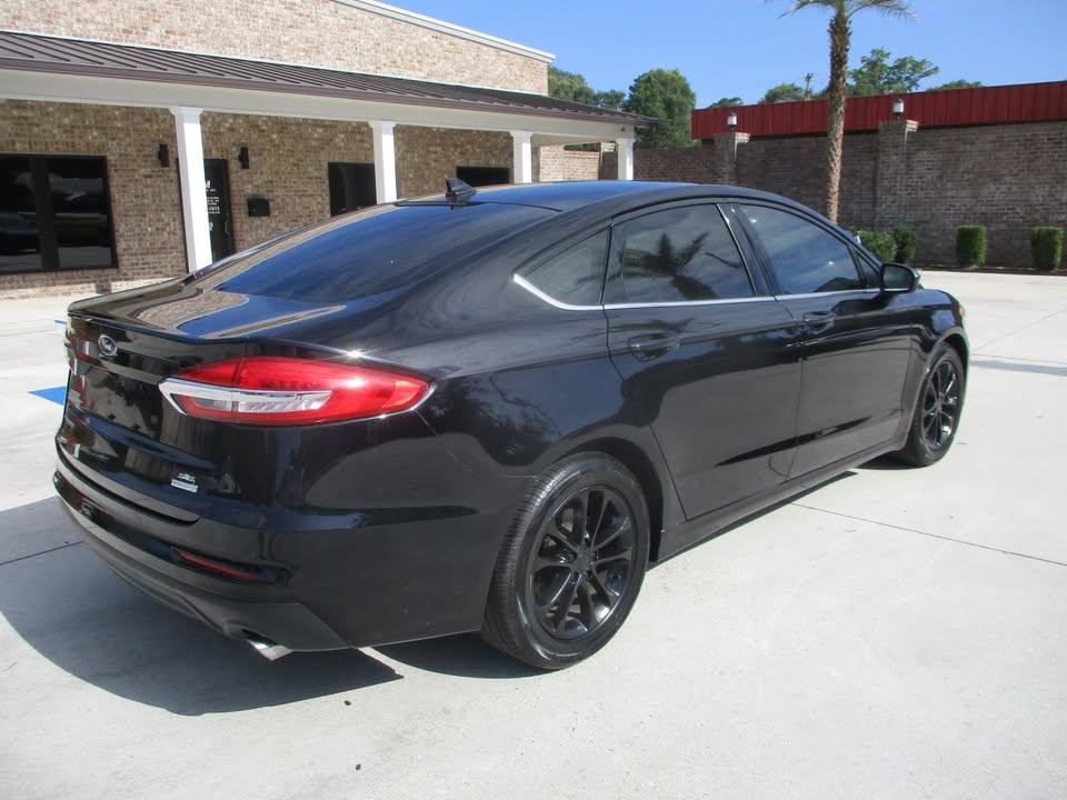 Used 2020 Ford Fusion SE FWD image 26