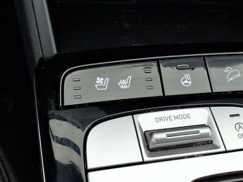 Certified 2022 Hyundai Tucson Limited w/ Cargo Package image 6