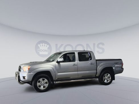 Used 2014 Toyota Tacoma PreRunner w/ TRD Sport Package image 8