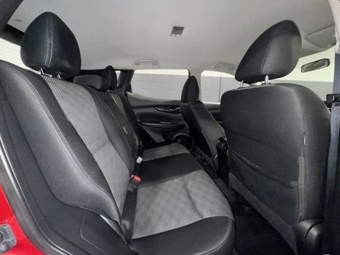Used 2018 Nissan Rogue Sport SV w/ SV Technology Package AWD/4WD image 9