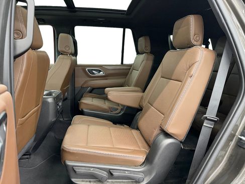 Used 2021 Chevrolet Tahoe High Country w/ Premium Package image 10