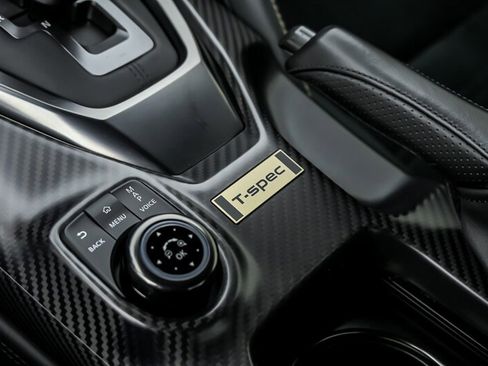 Used 2024 Nissan GT-R Premium w/ Premium Interior Package AWD/4WD image 38