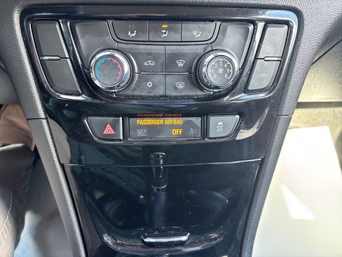 Used 2020 Buick Encore Preferred image 33