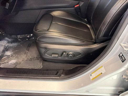 Used 2024 Jeep Grand Cherokee L Limited w/ Black Appearance Package image 14