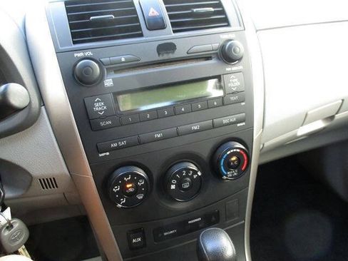 Used 2009 Toyota Corolla LE FWD image 18