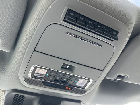 New 2026 Ford F250 Lariat w/ Black Appearance Package image 33