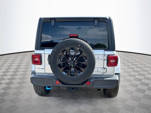 Used 2023 Jeep Wrangler Unlimited Sahara AWD/4WD image 7