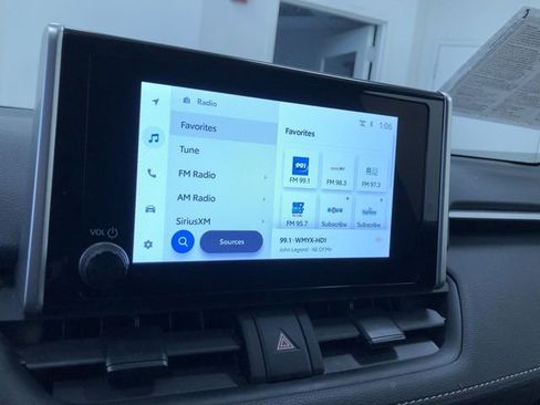 Used 2025 Toyota RAV4 XLE image 29