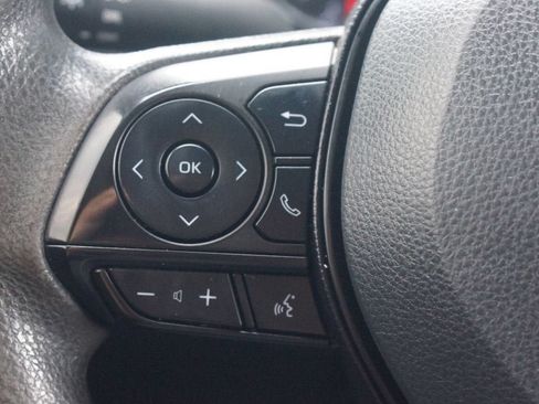 Used 2022 Toyota RAV4 LE AWD/4WD image 8