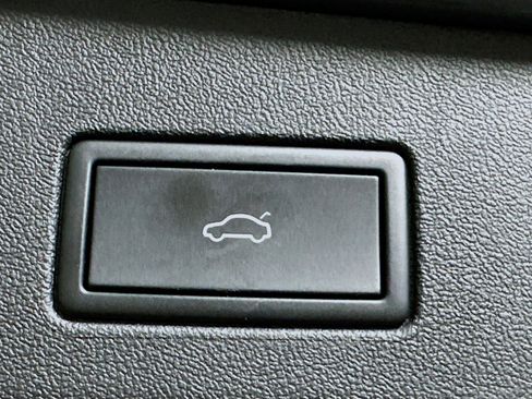 Used 2023 Volkswagen ID.4 Pro S Plus image 31