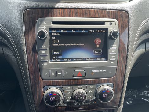 Used 2017 Chevrolet Traverse LT AWD/4WD image 23