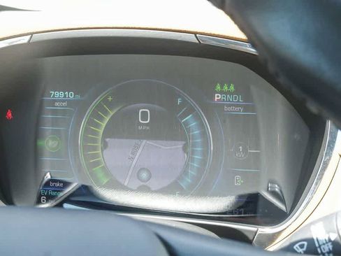 Used 2016 Chevrolet Volt Premier w/ Driver Confidence Package FWD image 22