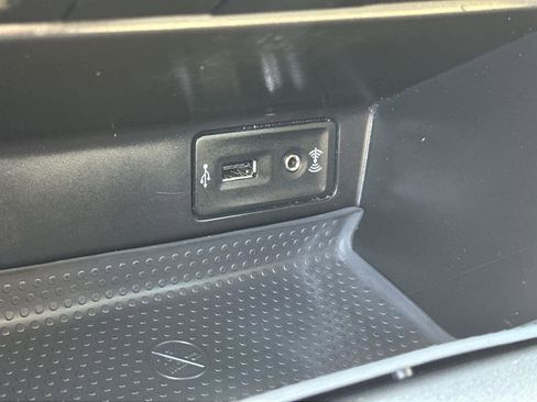 Used 2019 Volkswagen Beetle 2.0T SE image 27