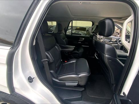 Used 2025 Ford Expedition Platinum AWD/4WD image 20