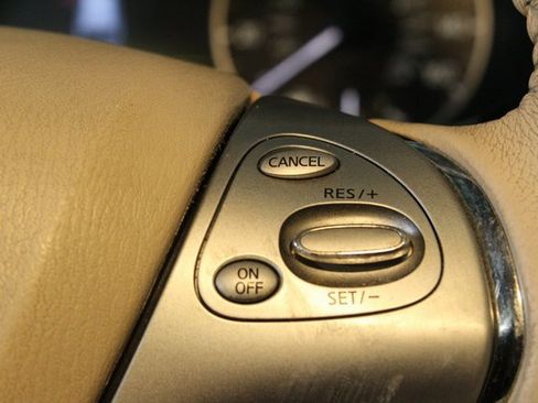 Used 2017 Nissan Murano SL image 25