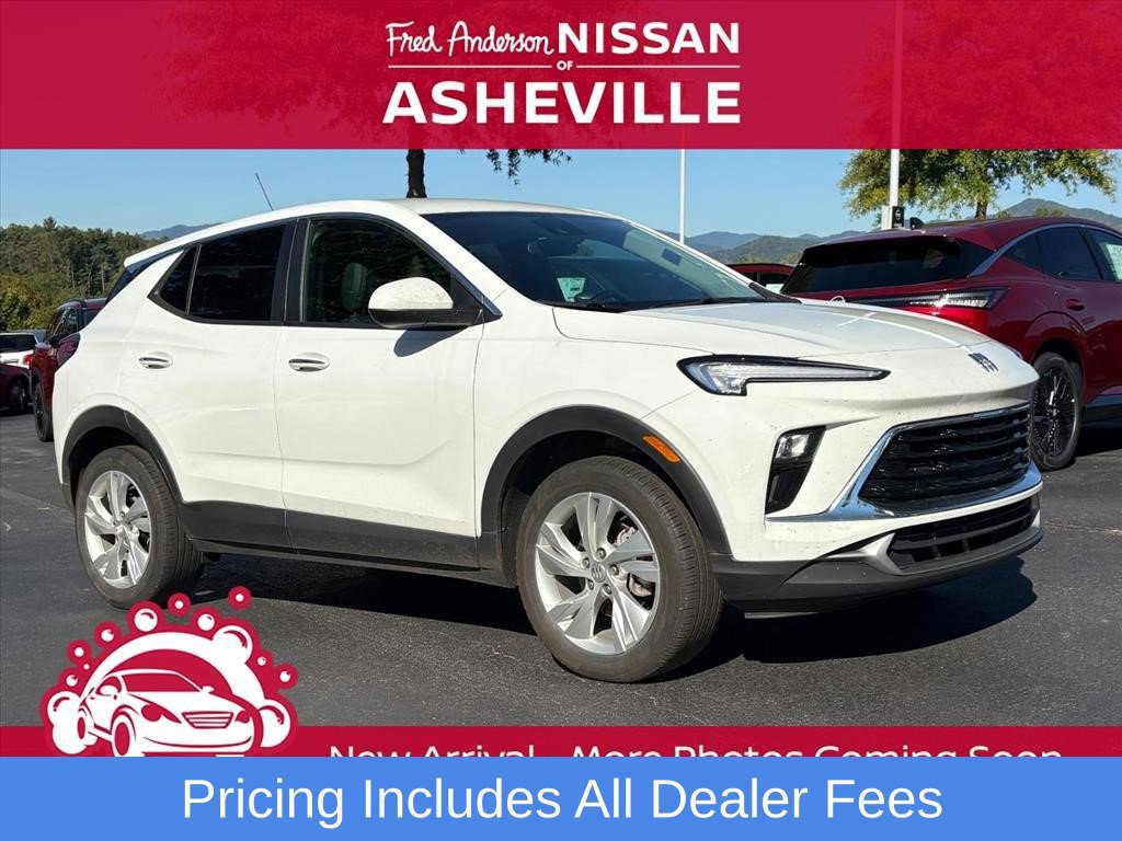 Used 2024 Buick Encore GX Preferred AWD/4WD image 1