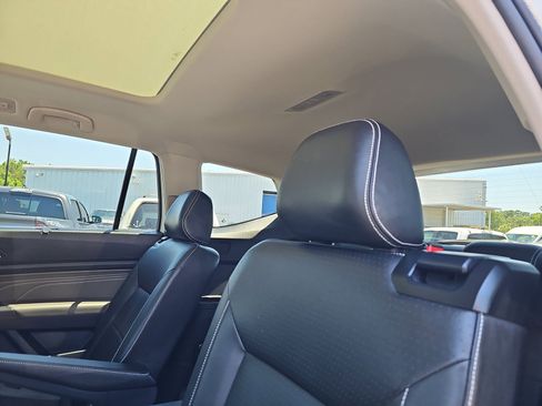 Used 2023 Volkswagen Atlas SE w/ Panoramic Sunroof Package FWD image 15