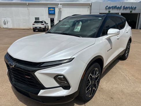 Used 2025 Chevrolet Blazer RS w/ Driver Confidence II Package FWD image 1