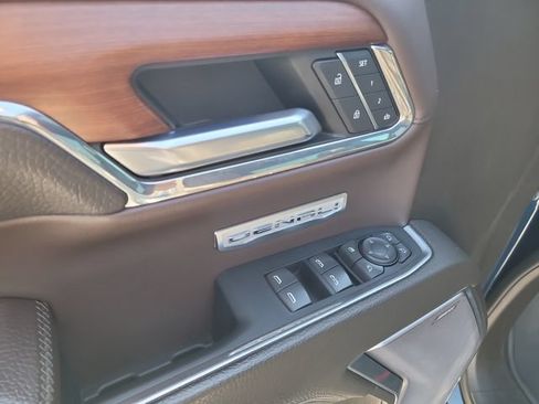 Used 2023 GMC Sierra 1500 Denali w/ Technology Package AWD/4WD image 17