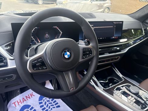 Used 2026 BMW X7 xDrive40i w/ M Sport Package AWD/4WD image 15