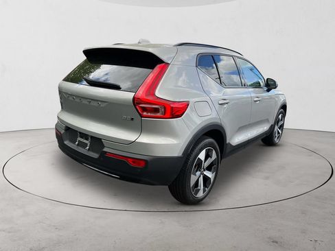 Certified 2024 Volvo XC40 B5 Plus AWD/4WD image 5
