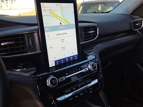 Used 2023 Ford Explorer Limited w/ Limited Technology Package image 15