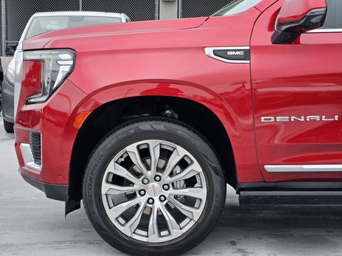 Used 2023 GMC Yukon XL Denali w/ Denali Reserve Package image 12