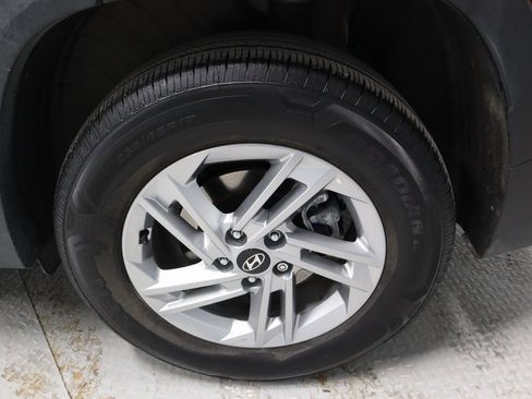 Certified 2025 Hyundai Tucson SE image 18