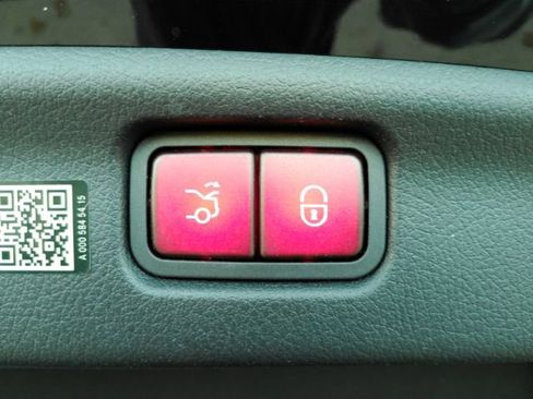 Used 2023 Mercedes-Benz C 43 AMG 4MATIC Sedan image 29