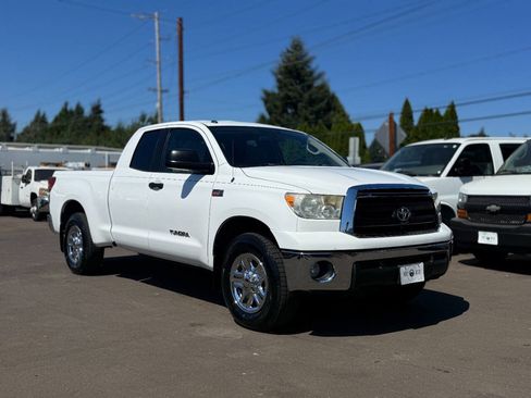 Used 2013 Toyota Tundra 4x4 Double Cab w/ Tow Pkg image 1