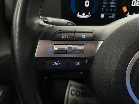 Certified 2025 Hyundai Kona SEL AWD/4WD image 15