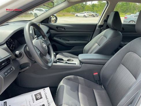 Used 2025 Nissan Altima 2.5 S image 8