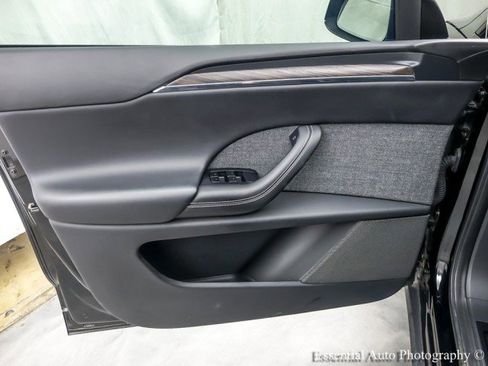 Used 2022 Tesla Model X image 38