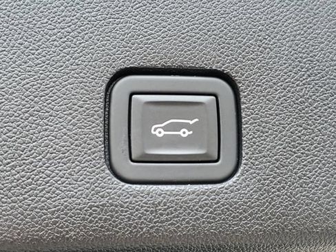 Certified 2024 Cadillac XT6 Sport w/ Technology Package AWD/4WD image 32