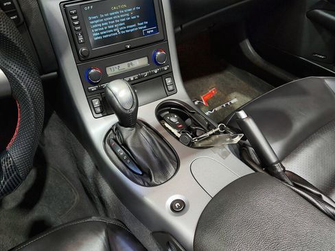 Used 2006 Chevrolet Corvette Convertible w/ Preferred Equipment Group RWD image 29