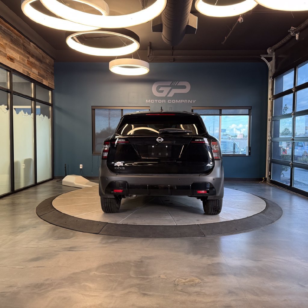 Used 2025 Nissan Kicks SV FWD image 4