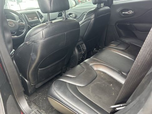 Used 2019 Jeep Cherokee Latitude Plus image 7