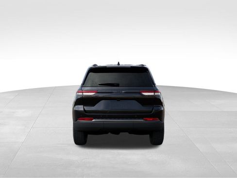 New 2026 Jeep Grand Cherokee Altitude AWD/4WD image 8