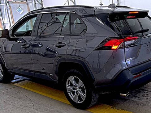 Used 2022 Toyota RAV4 XLE w/ XLE Grade Weather Package AWD/4WD image 2
