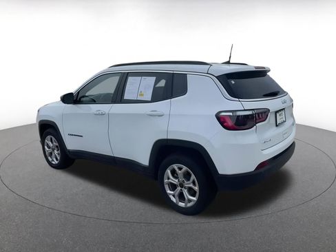 Used 2025 Jeep Compass Latitude image 10