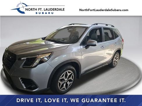 Used 2023 Subaru Forester Premium AWD/4WD image 1