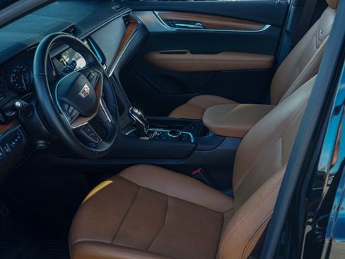 Used 2023 Cadillac XT5 Premium Luxury w/ Technology Package image 10