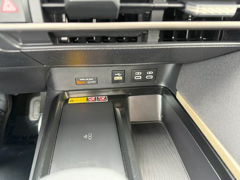 Used 2025 Toyota Camry LE FWD image 21