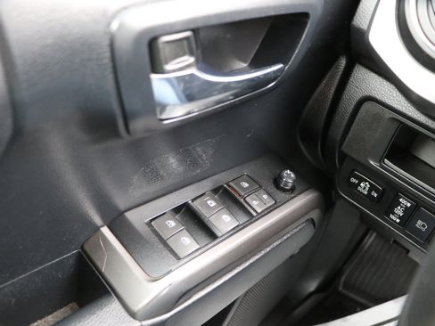 Used 2019 Toyota Tacoma TRD Pro w/ Desert Air Intake Package AWD/4WD image 11