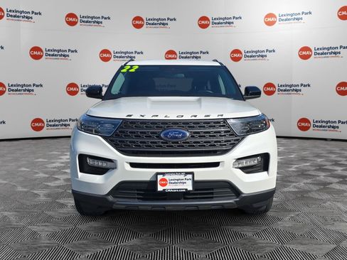 Used 2022 Ford Explorer XLT w/ Equipment Group 202A AWD/4WD image 2