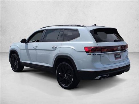 New 2026 Volkswagen Atlas SE FWD image 9