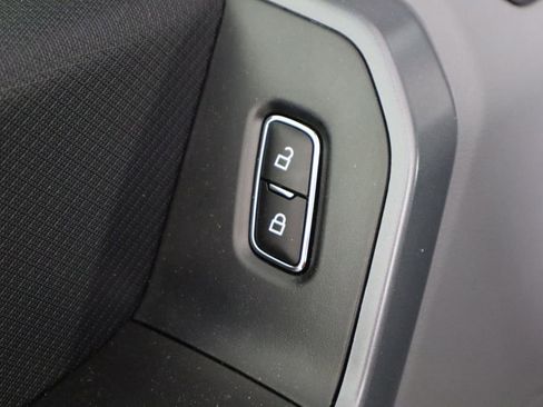 Used 2023 Ford F150 XLT AWD/4WD image 23