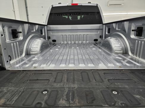 Used 2022 Ford F250 Lariat w/ Chrome Package image 27